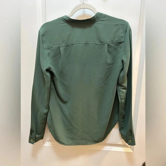 Nine West Green Long Sleeve Button Up Blouse. Size Small - Picture 5 of 5